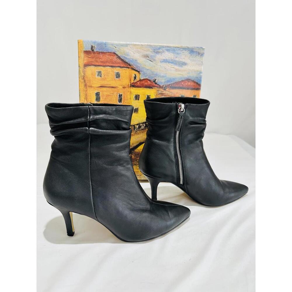 Bella Vita 'Danielle' Ankle Boots Black Pointed Toe with Kitten Heels Size 7.5